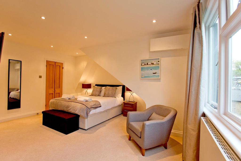 Porchester Terrace Apartment *